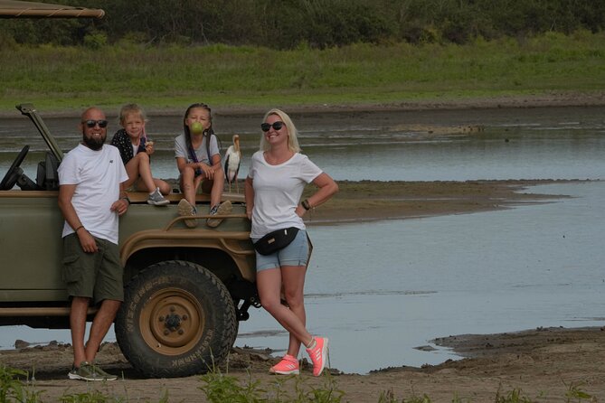 Selous Luxury Day Safari with Photographer - Lunch with a view of the park