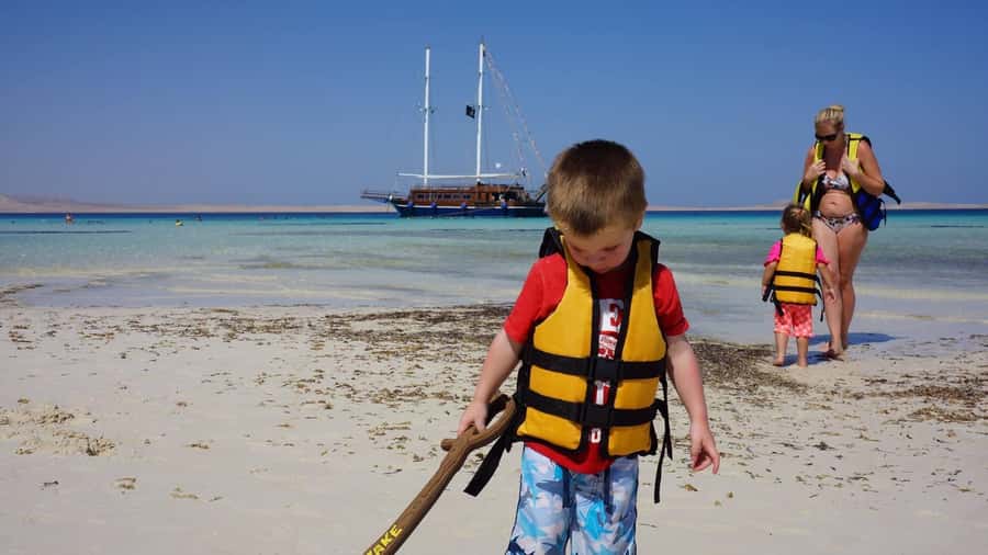Sharm el-Sheikh: Premium Ras Mohammed & White Island Cruise - White Island and its 45-minute pause