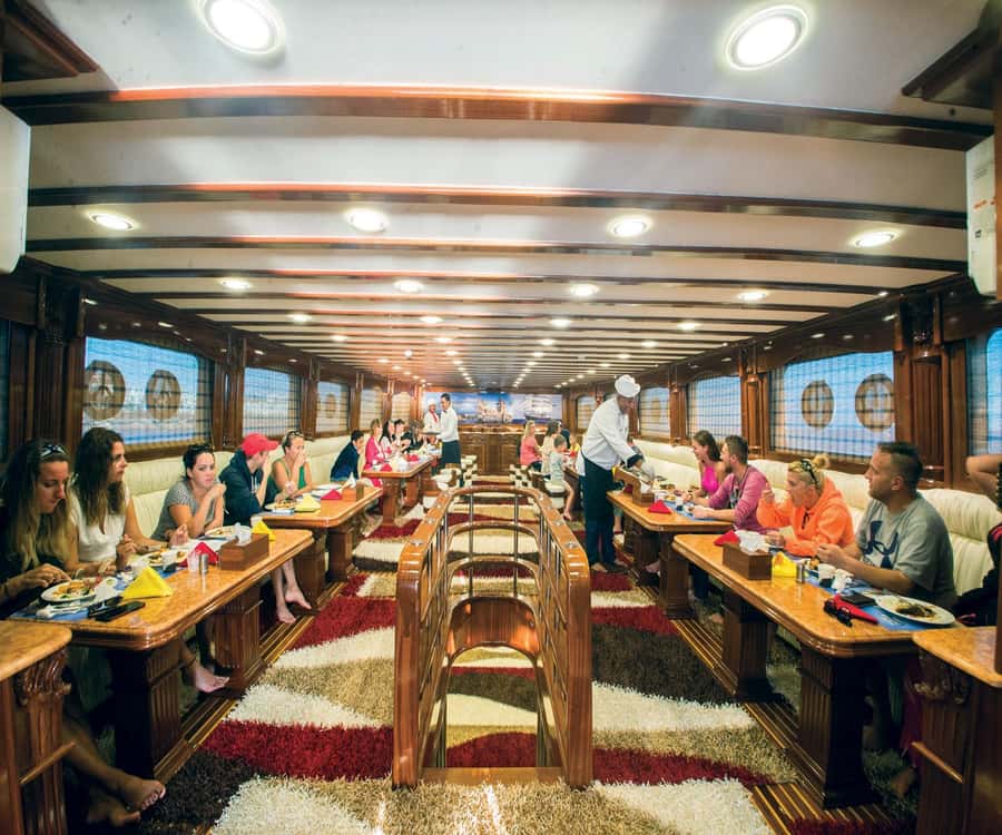 Sharm el-Sheikh: Ras Mohammed Elite VIP Cruise and BBQ Lunch - Lunch is a serious part of the day