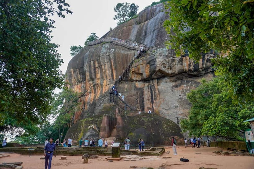 Sigiriya Lion Rock Hike & Minneriya National Park Safari - Choosing between Minneriya, Kaudulla, Hurulu, and Gal Oya