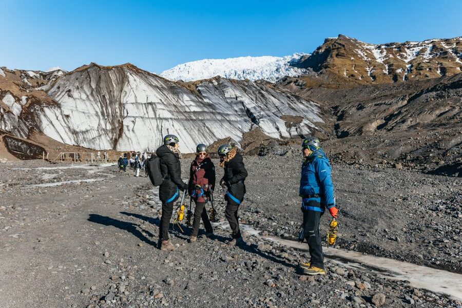 Skaftafell: Falljokull Glacier Easy Group Hike - Weather, clothing, and comfort