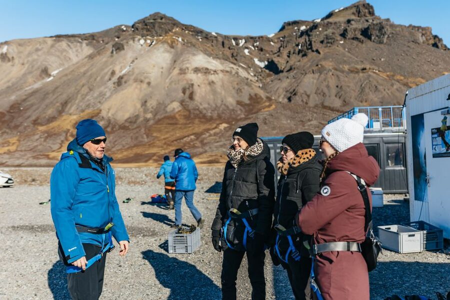Skaftafell: Falljokull Glacier Easy Group Hike - A practical three-hour schedule