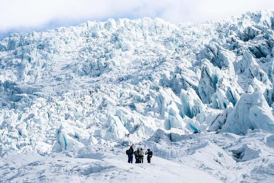 Skaftafell: Glacier XTreme - Hike & Ice Climbing Adventure - Finding the blue ice walls