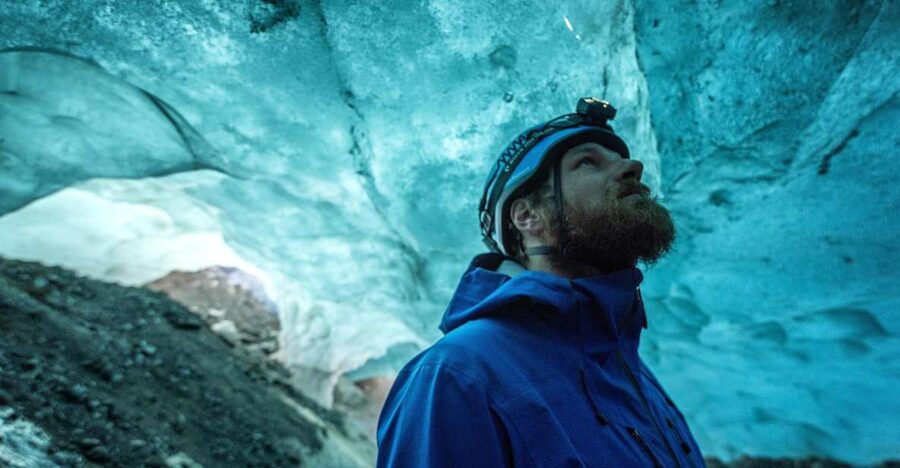 Skaftafell: Ice Cave Tour and Glacier Hike - The 15-minute ride and the approach walk