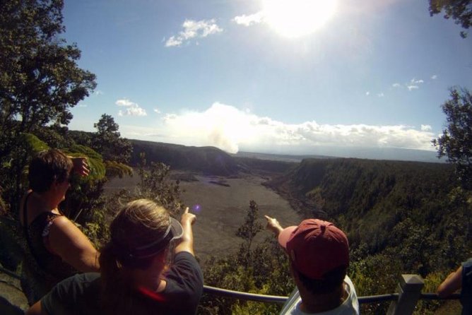 Small-Group Big Island Tour: Hawaii Volcanoes National Park and Kona Coffee Farm - Halemaʻumaʻu Crater and the evening volcano views
