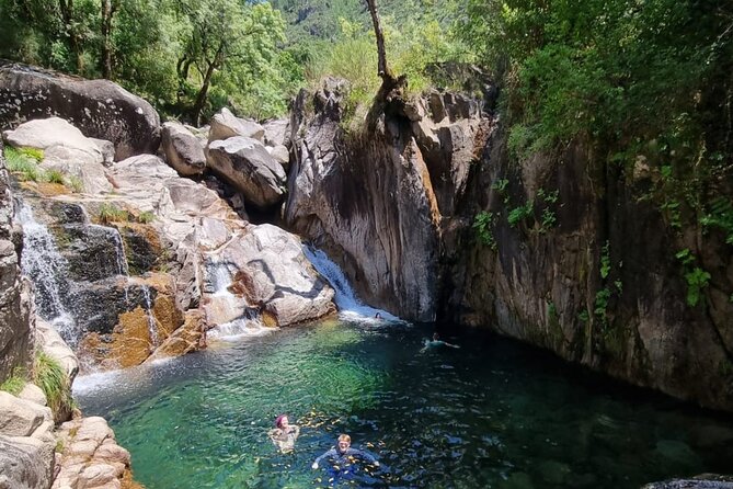 Small Group Geres National Park Full Day with picnic from Porto - What the guide adds to the experience