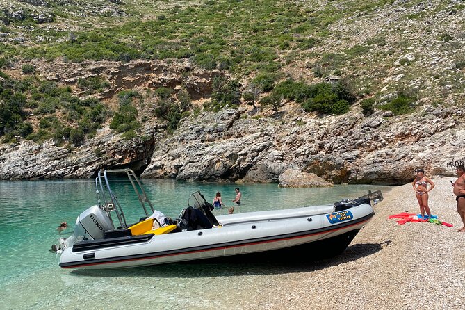 Speed Boat Tour to National Park and Grama Bay - Llovizi and Nezhajve keep the route moving