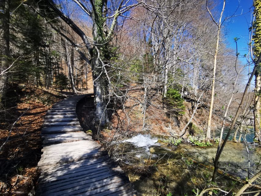 Split: Plitvice Lakes Guided Day Tour with Entry Tickets - Five hours in the park, with a firm timetable