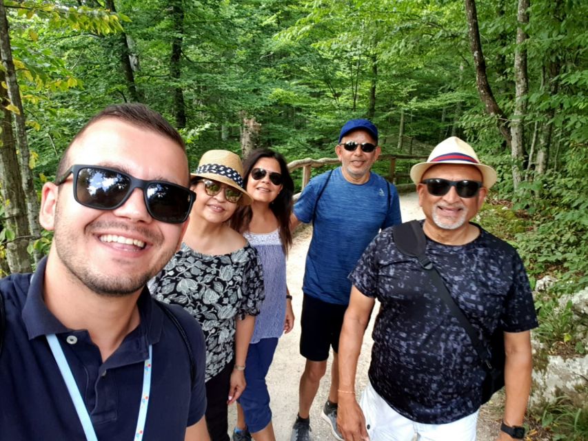 Split: Plitvice Lakes Guided Day Tour with Entry Tickets - The return journey and second café stop