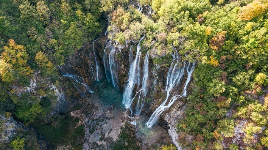 Split: Self-Guided Plitvice Lakes Day Tour with Boat Ride - Four and a half hours among the lakes