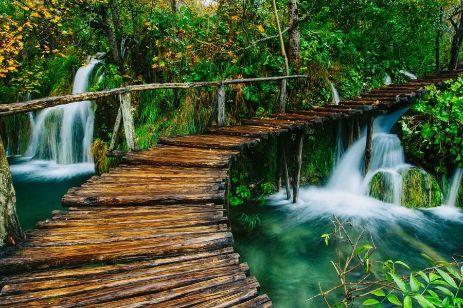 Split: Transfer to Zagreb with Plitvice Lakes Entry Tickets - Setting off from Split with your luggage stored