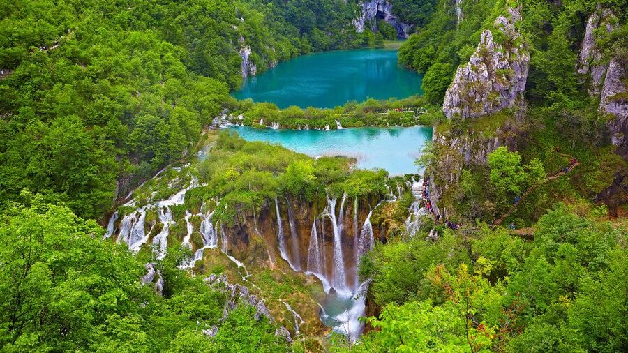 Split: Transfer to Zagreb with Plitvice Lakes Entry Tickets - The 30-minute café stop before Plitvice