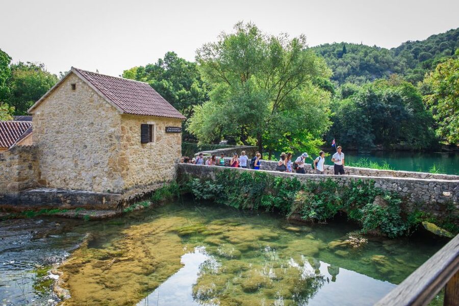 Split/Trogir: Krka National Park Day Trip with Wine Tasting - Walking the Skradinski Buk paths