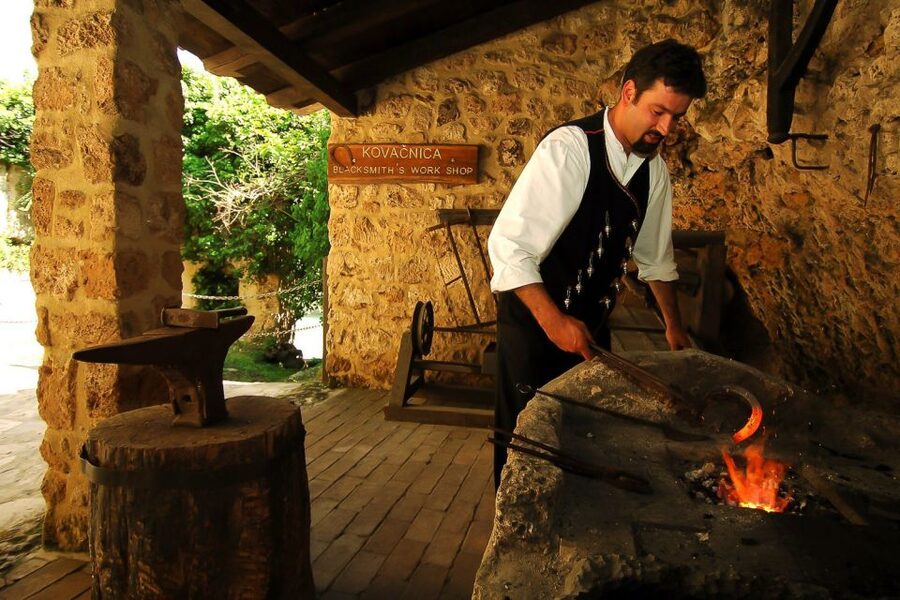 Split & Trogir: Krka Waterfalls & Swimming in Primošten - Who will get the most from this tour