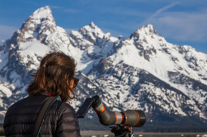 Sunrise 4-Hour Grand Teton Wildlife Adventure - Breakfast, coffee, and useful viewing gear