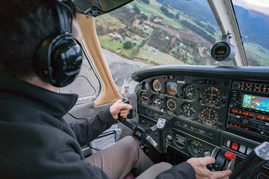Takaka: Farewell Spit/Abel Tasman Scenic Flight - Taking off beside Kahurangi National Park