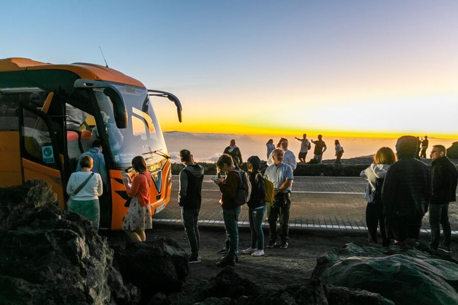 Teide National Park: Sunset & Stargazing Safari with Dinner - What to pack for Teide at night