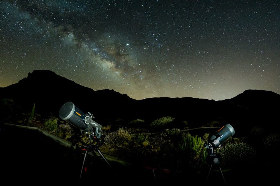 Tenerife: Teide National Park Sunset & Stargazing Tour - The roadside restaurant and three-course dinner