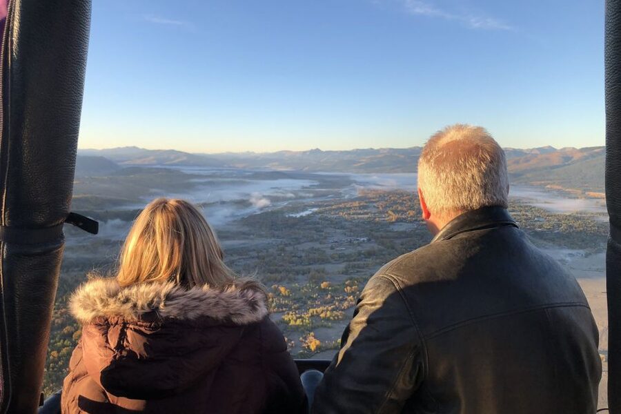 Teton Village: Grand Tetons Sunrise Hot Air Balloon Tour - Key points at a glance