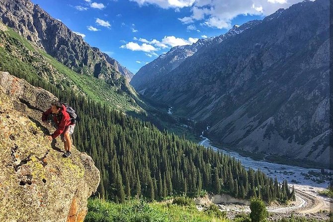 The perfect day: Ala Archa National Park + Bishkek city tour - Hiking toward Broken Heart point