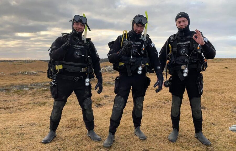 Thingvellir: Silfra Fissure Diving with Optional Pickup - The walk back is part of the challenge