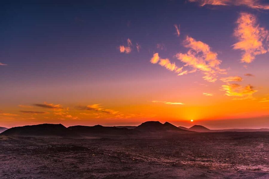 Timanfaya National Park: Evening Tour with Volcano Dinner - Why an evening in Timanfaya feels different