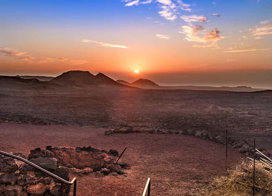 Timanfaya National Park: Evening Tour with Volcano Dinner - Dinner cooked over geothermal heat