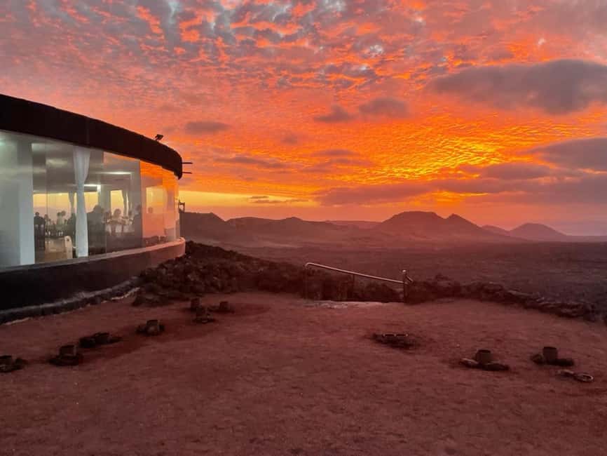 Timanfaya National Park: Evening Tour with Volcano Dinner - Pickup from 37 locations