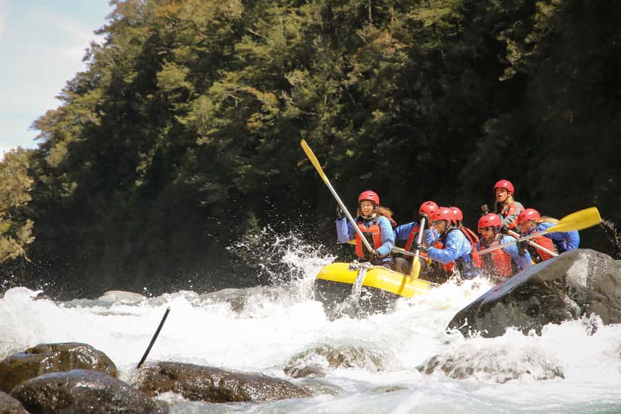 Tongariro River: Grade 3 Whitewater Rafting - Starting at the Turangi rafting base
