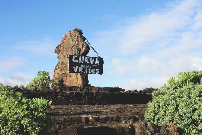 Tour to Timanfaya, Jameos del Agua, Cueva de los Verdes and viewpoint from the cliff - The camel stop, an optional extra