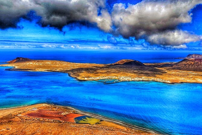 Tour to Timanfaya, Jameos del Agua, Cueva de los Verdes and viewpoint from the cliff - Cueva de los Verdes, a lava tunnel with a surprise