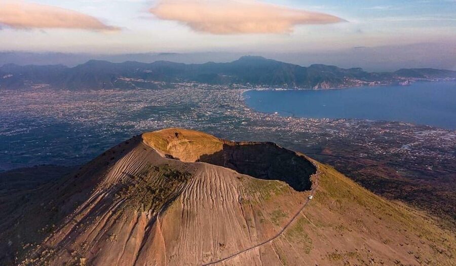 Vesuvius National Park Skip-the-Line Ticket - Getting to the volcano without included transport