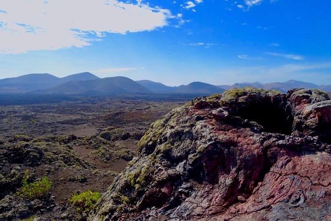 Volcano Trekking Tour (Timanfaya eruptions) - What the small group changes