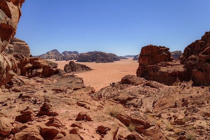Wadi Rum: Explorer 5 Hour Jeep Tour PASS + Bedouin Tent + Meal - What the guides add to the day