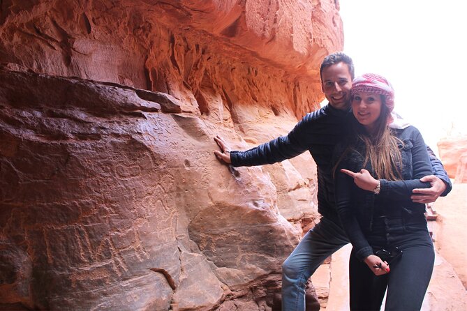 Wadi Rum: Explorer Jeep Tour PASS + Local Food + Optional Stay - Key points to know before booking