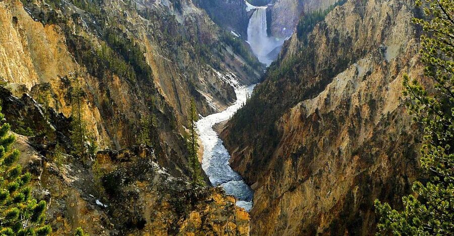 West Yellowstone: Yellowstone Day Tour Including Entry Fee - Old Faithful: the day’s famous centerpiece