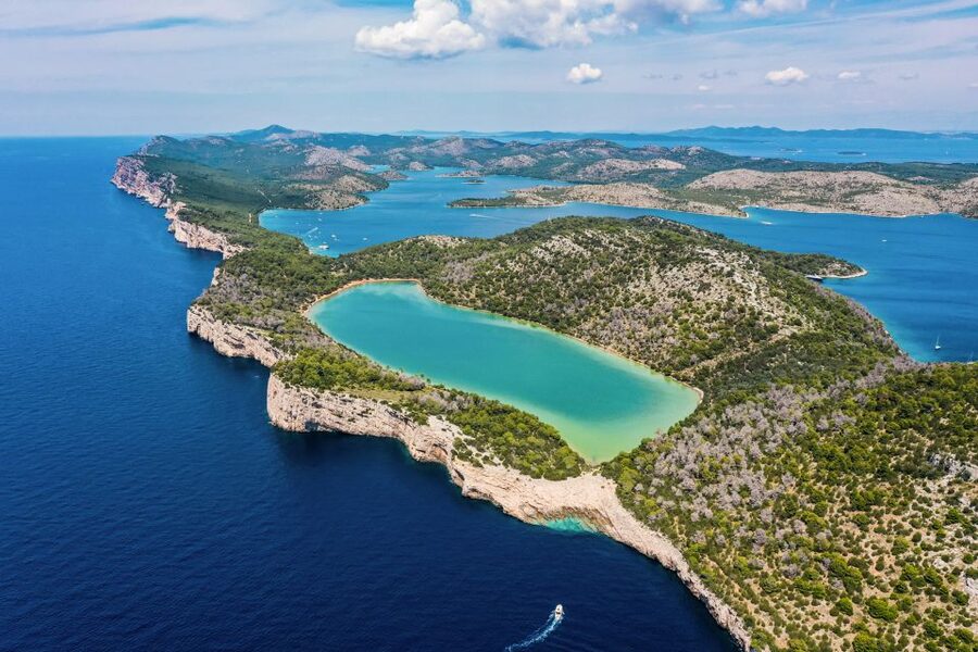 Zadar: Kornati and Telašćica Full-Day Boat Trip with Lunch - Kornati National Park: rock, water, and wide views