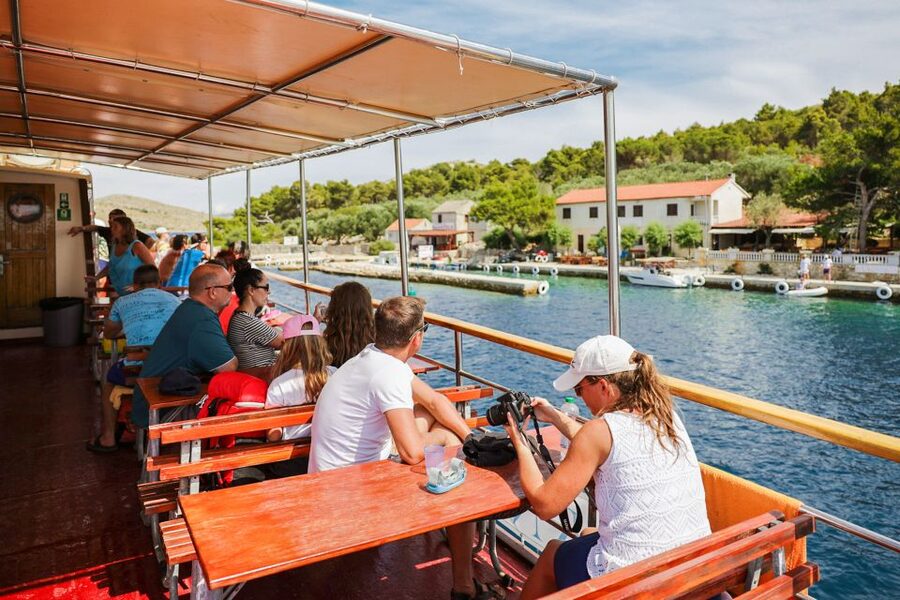 Zadar: Kornati and Telašćica Full-Day Boat Trip with Lunch - The boat, group size, and comfort
