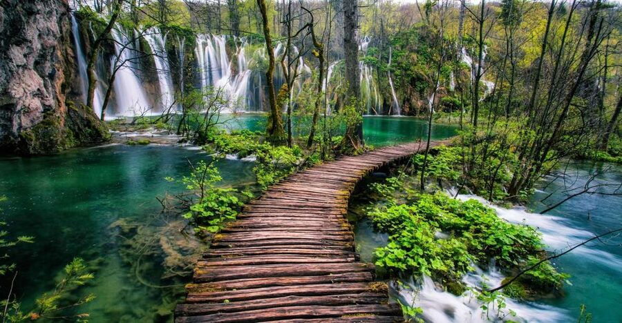 Zadar: Plitvice Lakes Guided Day Tour with Tickets - Why Plitvice is worth the long ride from Zadar