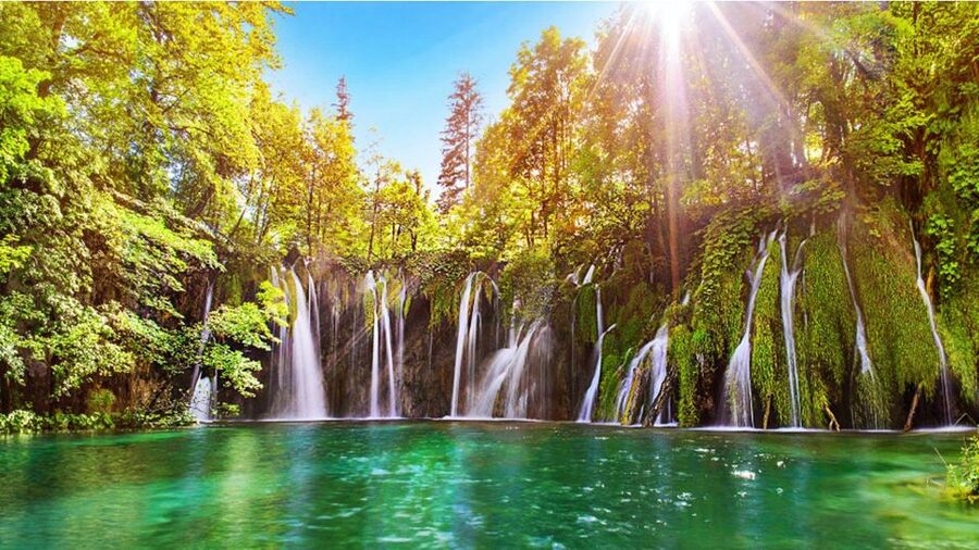 Zadar: Plitvice Lakes Guided Day Tour with Tickets - The return to Zadar and the optional evening walk
