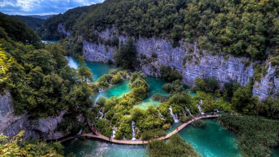 Zadar: Plitvice Lakes Guided Day Tour with Tickets - Who should book this day trip?