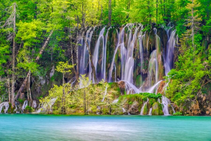 Zadar: Plitvice Lakes with Boat Ride and Zadar Old Town Tour - Key points at a glance