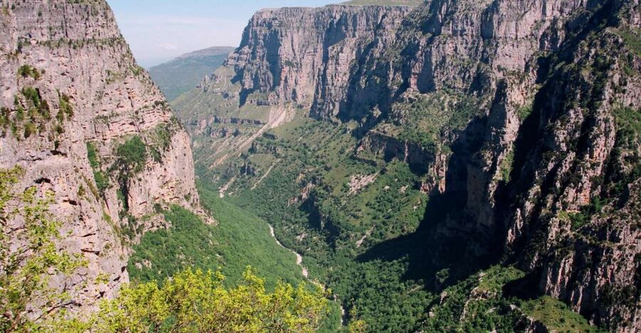 Zagori: Vikos Gorge full-day guided hike - The Greek picnic and what is included
